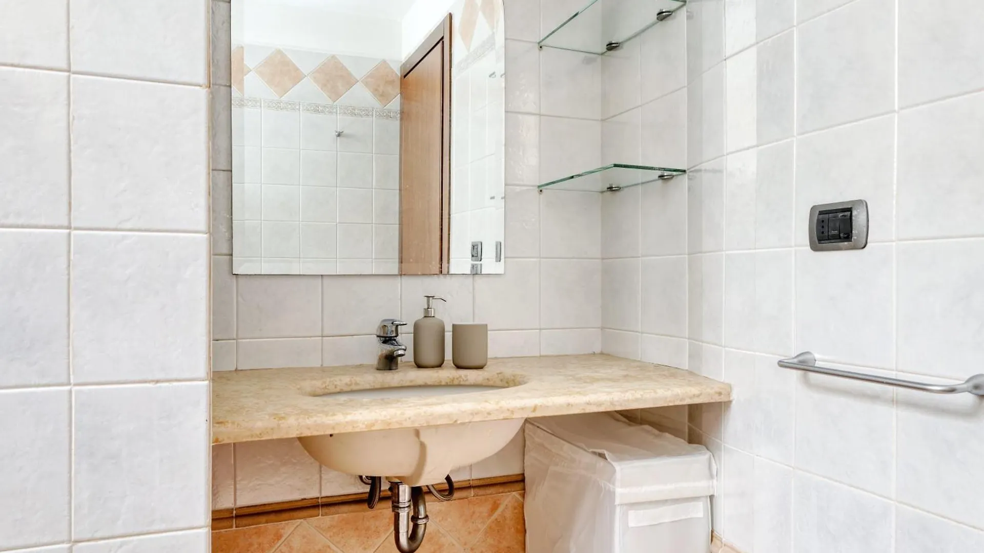 Luigi Bocconi Apartment 6 Pax Milán Itálie