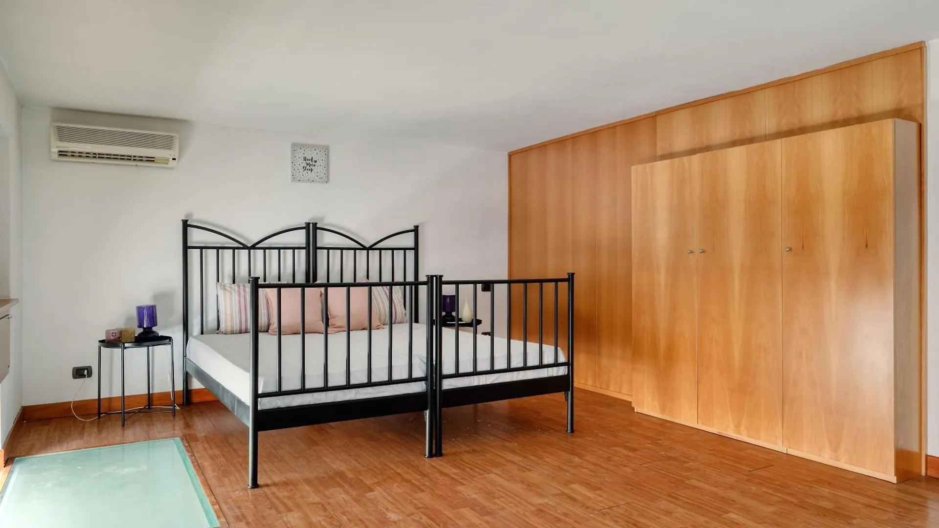 Luigi Bocconi Apartment 6 Pax Milán 0*,  Itálie