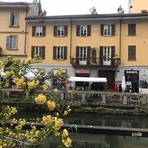 Apartment Lovelyloft - Alzaia Naviglio, Milan