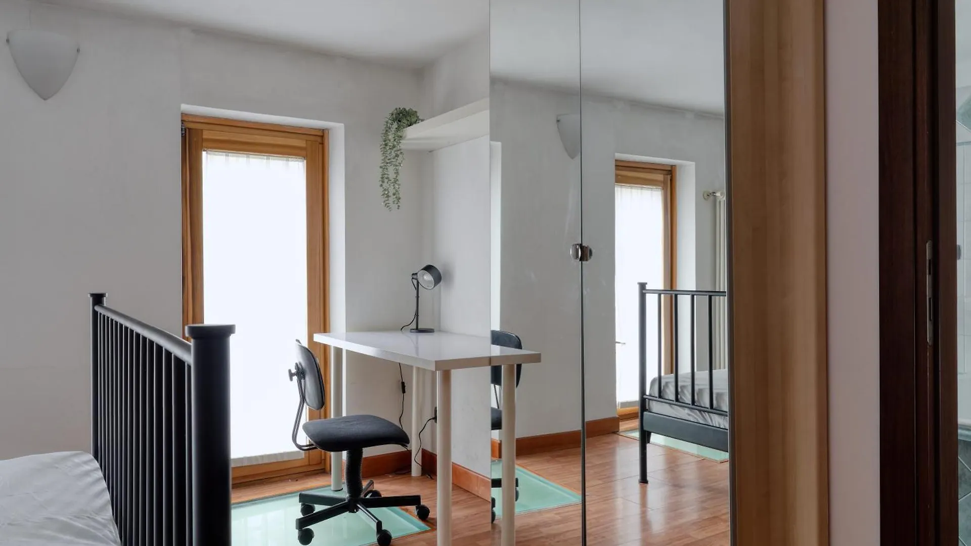 Luigi Bocconi Apartment 6 Pax Milan