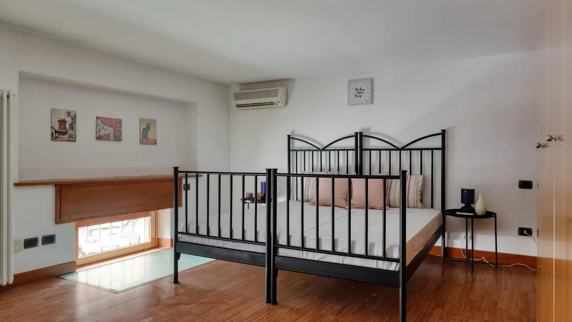 Luigi Bocconi Apartment 6 Pax Milan